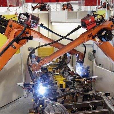 Kuka Wins Mercedes-Benz BIW Production-Line Automation Contr...