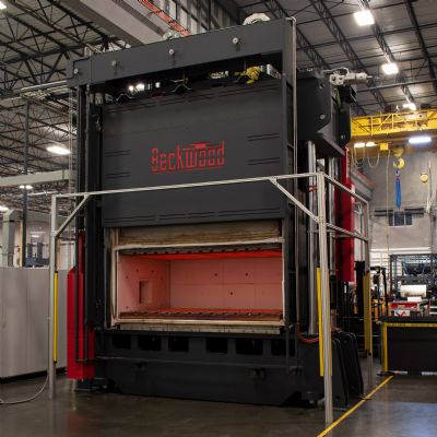 Beckwood Delivers 400-Ton Titanium Hot Forming Press to Midw...