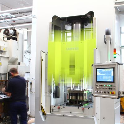 New Hydraulic Deep-Draw Press Boasts Energy-Saving Features