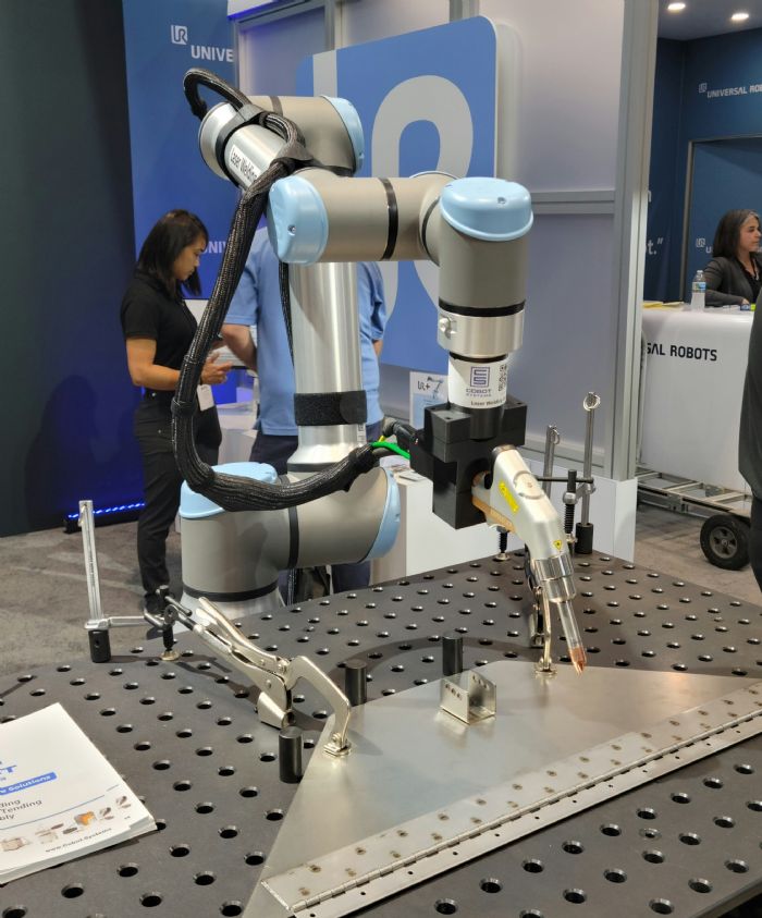 Cobot-Systems-Universal-Robots-Laser-Welding