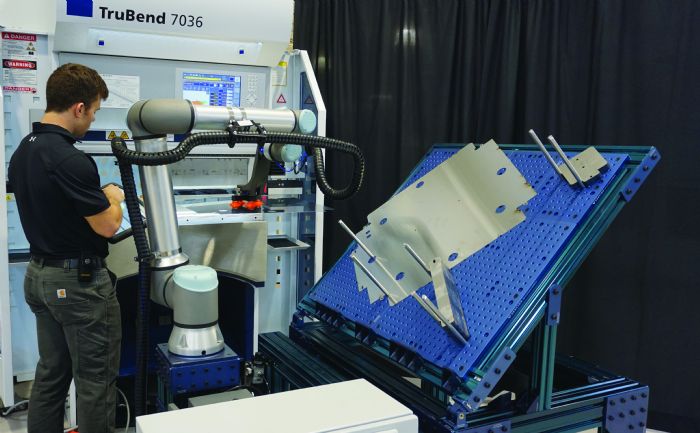 3-Cobots-Mid-Atlantic-Machinery_press-brake-Universal-Robots