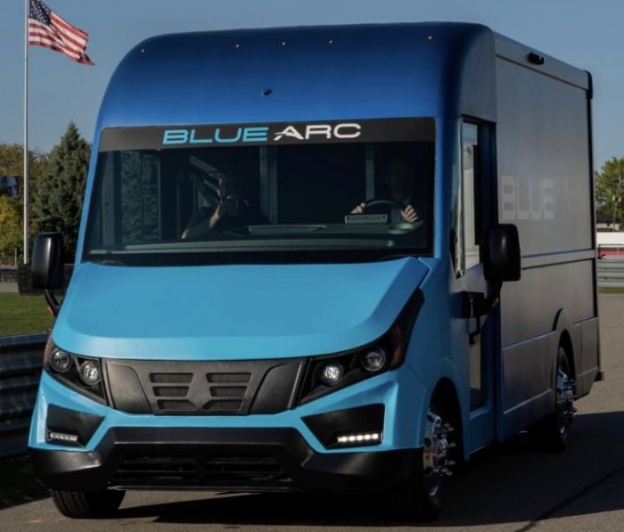 Shyft-Blue-Arc-EV-van