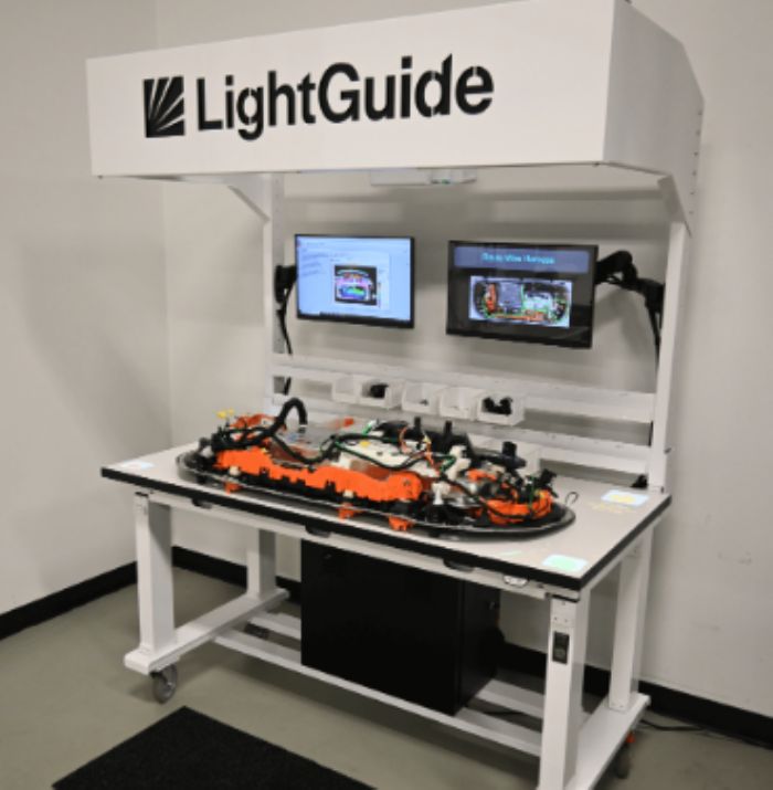LightGuide-AR-Workstation