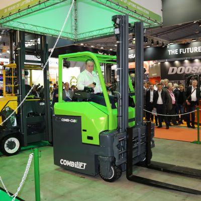 High-Visibility, Ergonomic Electric Lift Truck for Indoor/Outdoor Use
