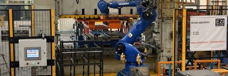 Robot-Tended Press at Work in Monterrey
