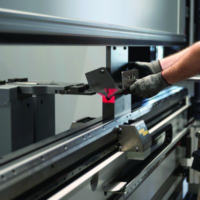 Precision Bending in Press Brakes