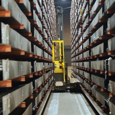 Autonomous and Manual Material Lift Trucks