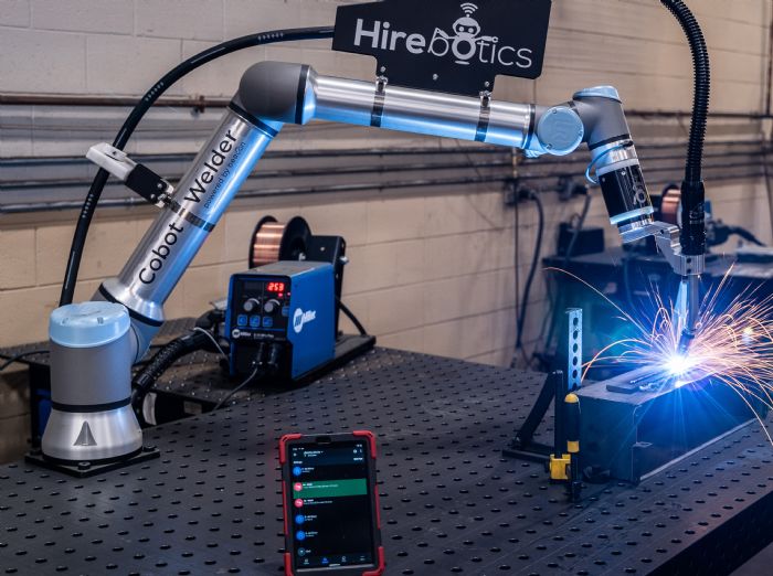hirebotics-cobot-welder-beacon-fabtech-2024