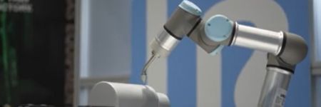 Integrating External Axes Enables More-Sophisticated UR-Cobot Applicat...