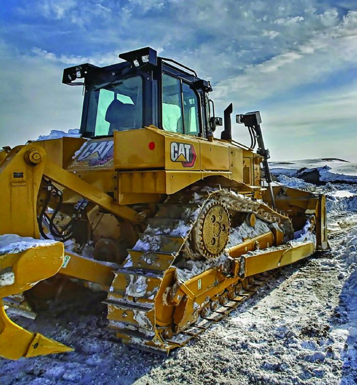Heavy-Equipment-Caterpillar-MetalForming-Magazine-Industry-Outlook-2025