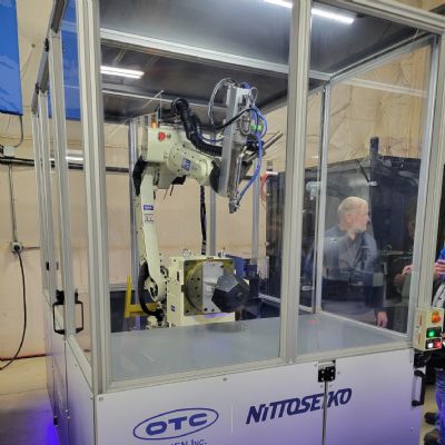 Assembly Cell Combines Robot With Fastener and Feed Assembly