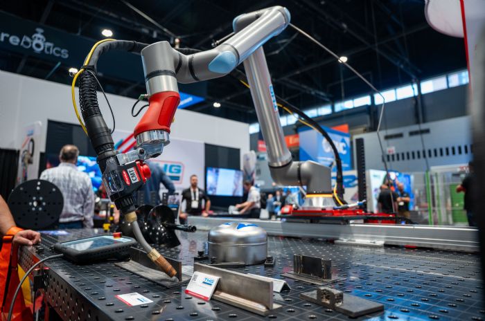 Universal-Robots-UR8-Long-Cobot-THG-Automation-FABTECH-2025