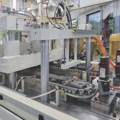 Flexible Automation, Versatile Hydraulic Presses